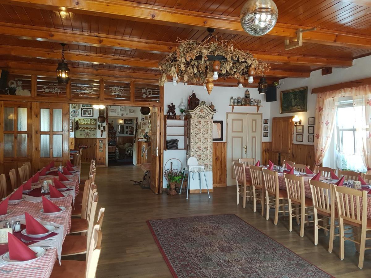 Hostinec Selsky Dvur Zbiroh Esterno foto