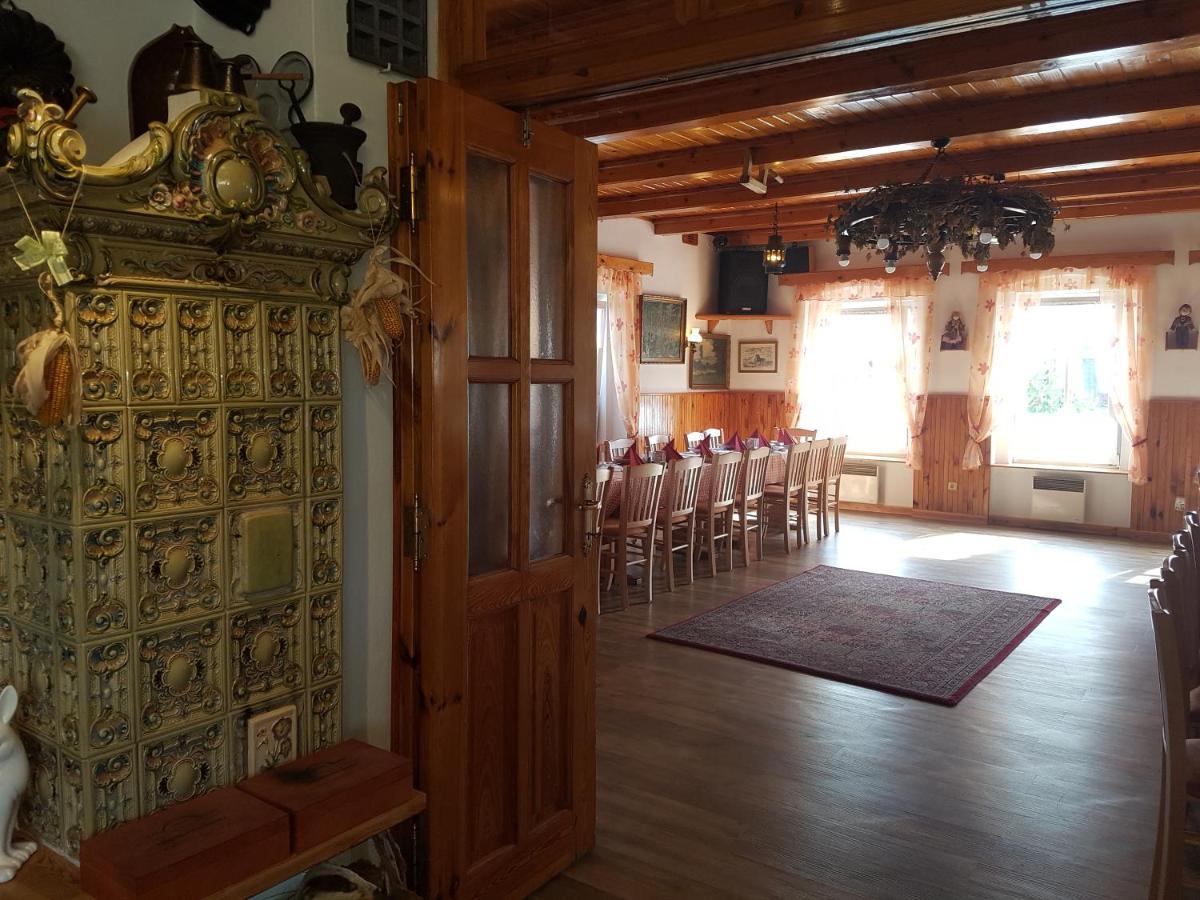 Hostinec Selsky Dvur Zbiroh Esterno foto
