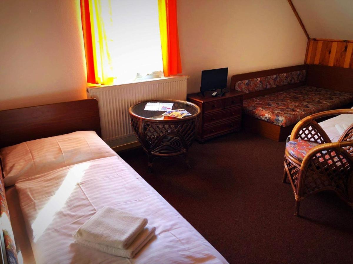 Hostinec Selsky Dvur Zbiroh Esterno foto